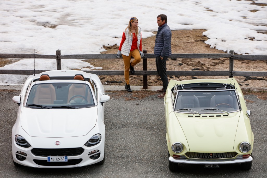 9430541_Classic Fiat 124 Spider and New Fiat 124 Spider_21